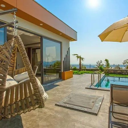 2+1 Jakuzili - Ic Ve Dis Havuzlu - Korunakli Villa