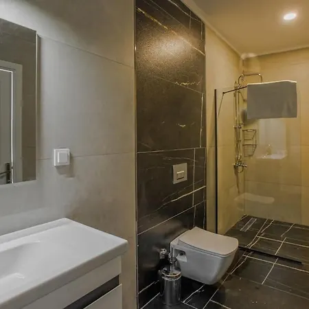 Villa 2+1 Jakuzili - Ic Ve Dis Havuzlu - Korunakli Kaş