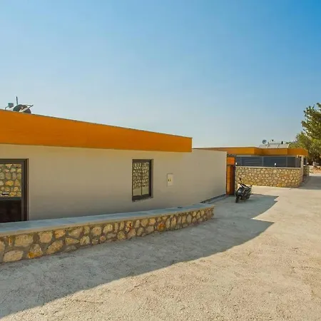2+1 Jakuzili - Ic Ve Dis Havuzlu - Korunakli Villa