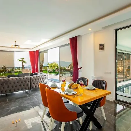 2+1 Jakuzili - Ic Ve Dis Havuzlu - Korunakli Villa